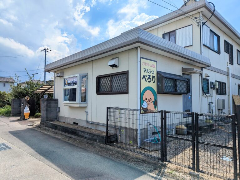 丸亀市原田町においしい野菜とソフトクリームのお店「マルシェ ぺろり」が2023年7月26日(水)にオープン！フレッシュな果肉のトッピングも楽しめるみたい