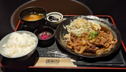 丸亀市川西町「焼肉 寅八」の『牛焼肉定食』全室個室プライベート空間でボリューム満点の定食や洋菓子店のスイーツが楽しめる