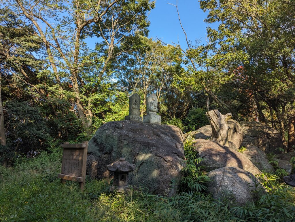 宇多津町 県指定天然記念物 ゆるぎ岩