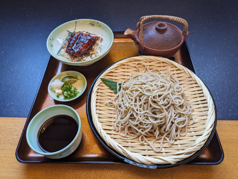 丸亀市綾歌町「和カフェ織部」の『ざる蕎麦とミニうな丼』上品な味わいの九一蕎麦と炊きたて自家米・炭火焼き鰻が絶品