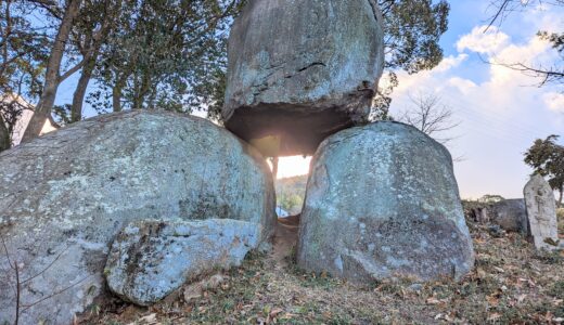 宇多津町の「三ツ岩」謎の多い大きな三つの岩から見える神秘的な光景