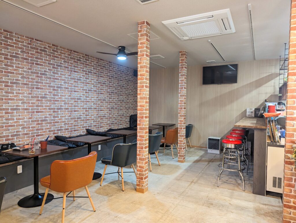 宇多津町 cafe&bar LOTUS1(ロータスワン) 店内