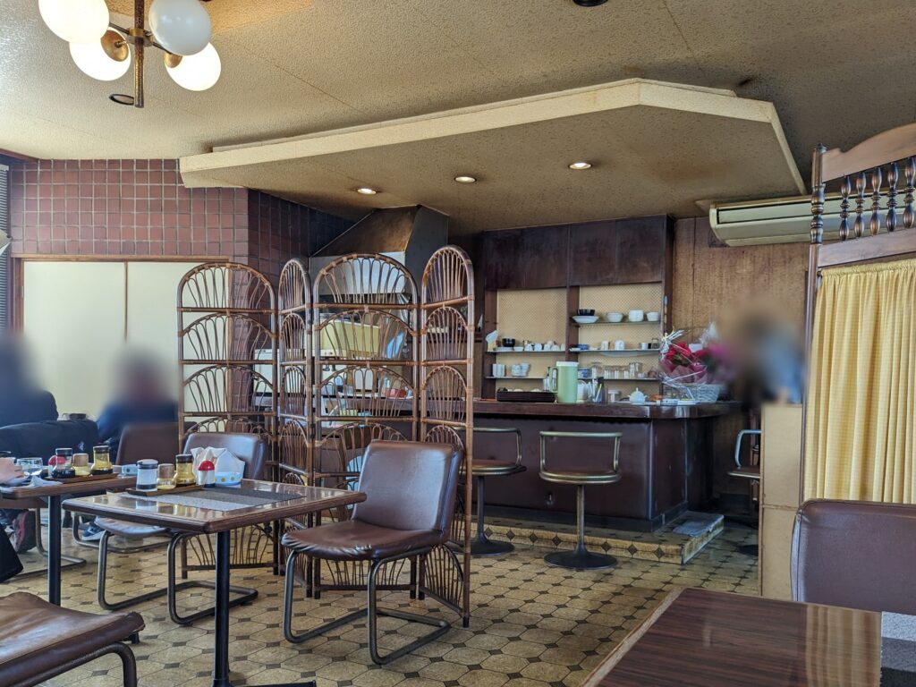 多度津町 れんがや 店内