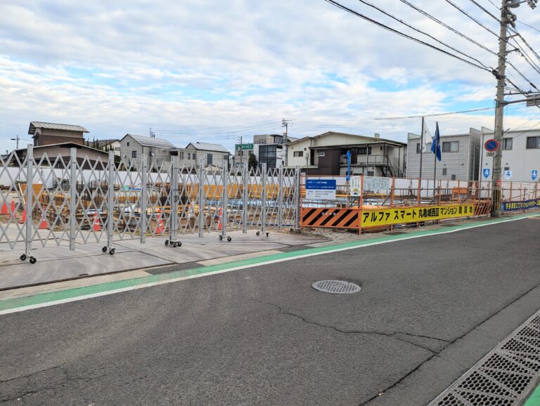 丸亀市城西町の丸亀製麺(株)跡地に「アルファスマート丸亀城西Ⅲ」を建設中