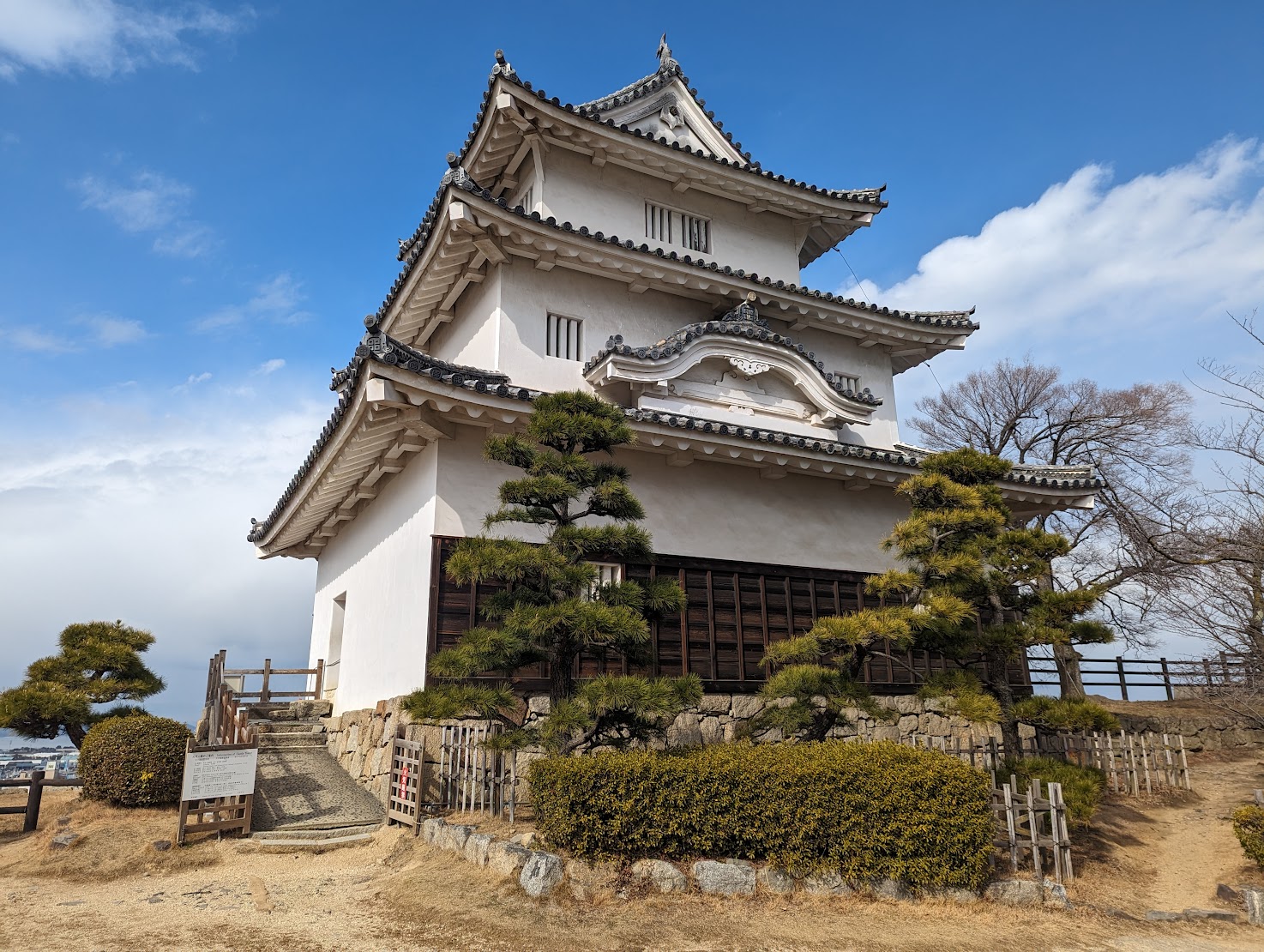 丸亀市 丸亀城 天守入場料改定