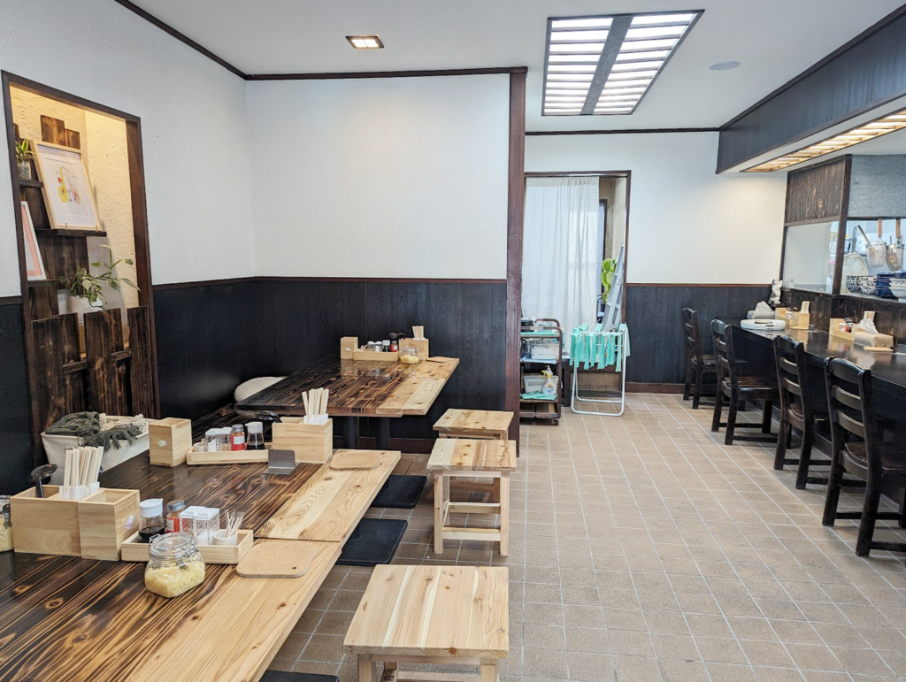 丸亀市浜町 マタタビ饂飩店 店内