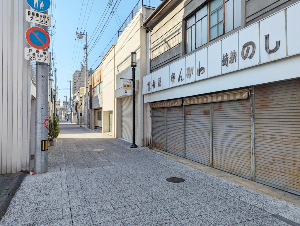 丸亀市富屋町 圓(えん) 場所