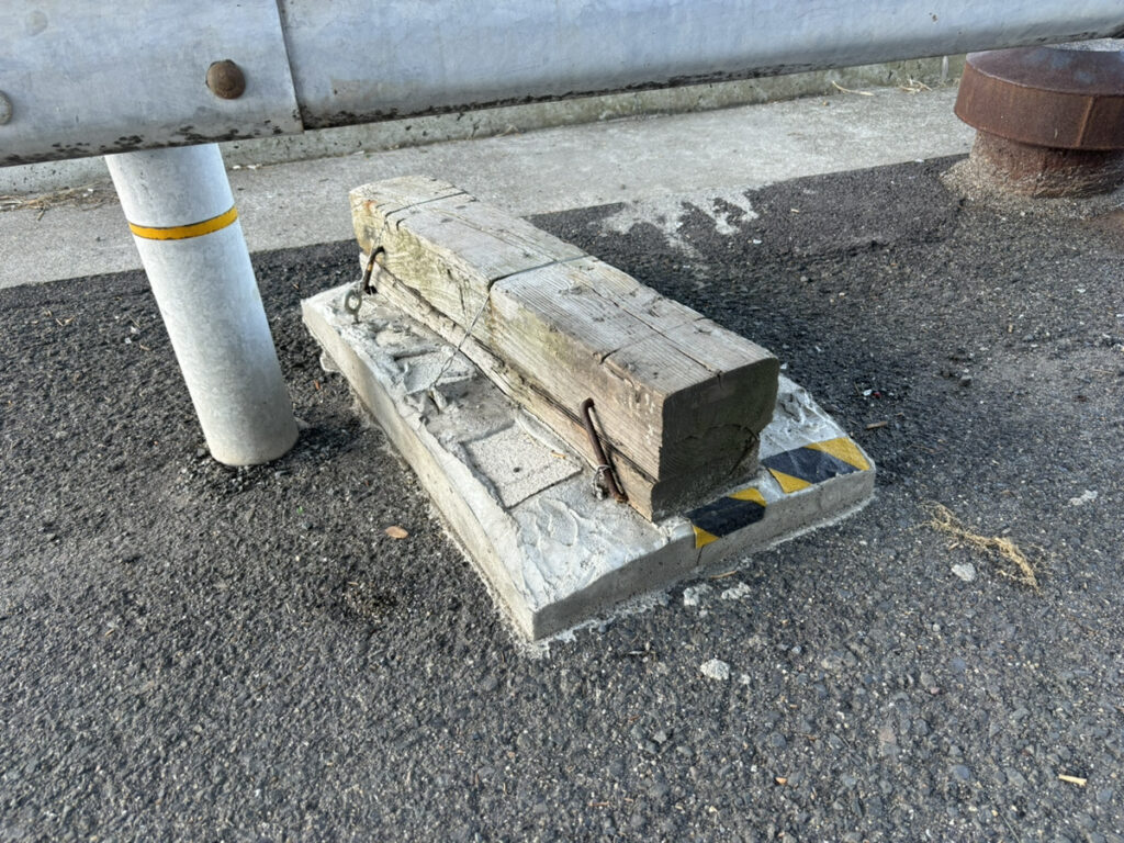 丸亀市 京極大橋 謎の物体
