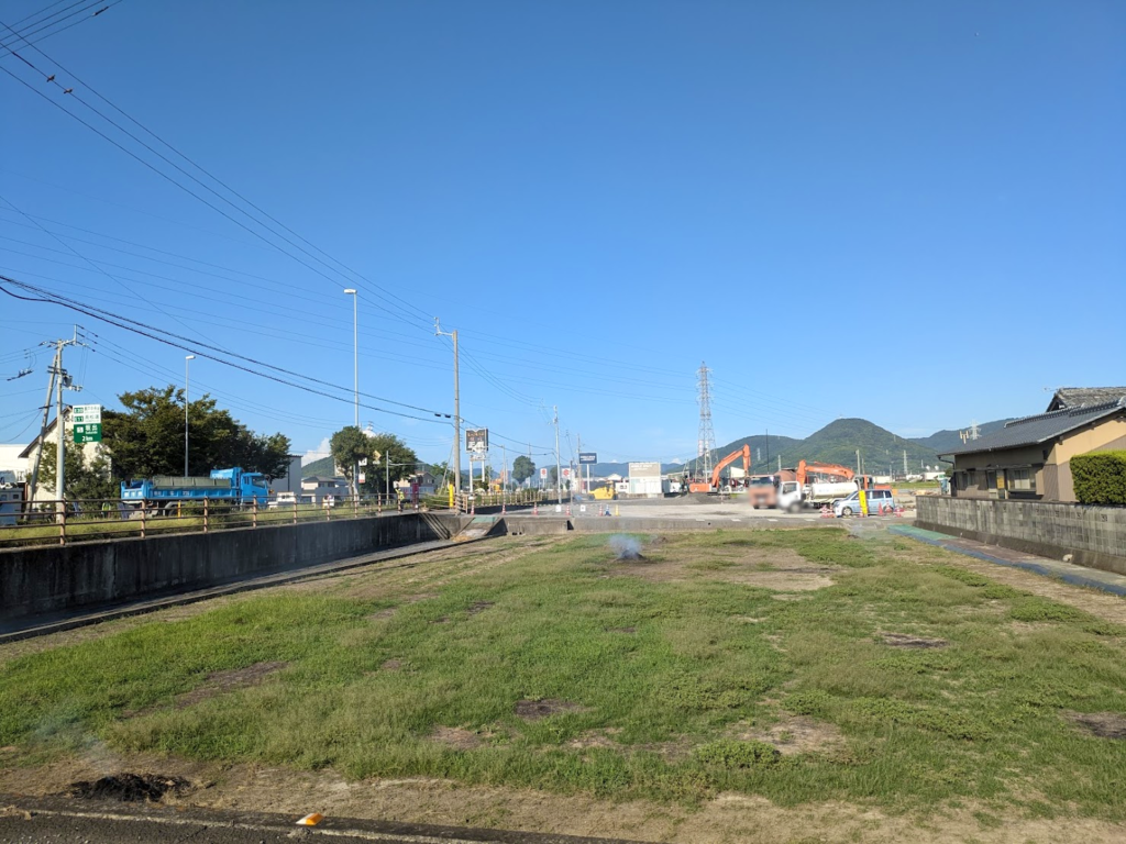丸亀市飯野町 国道11号線沿い
