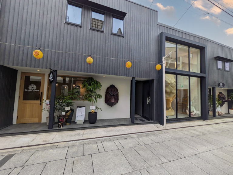 新町商店街に非日常を楽しめる宿泊施設と日本茶カフェ、ベーグルショップが2024年10月31日(木)にオープン！