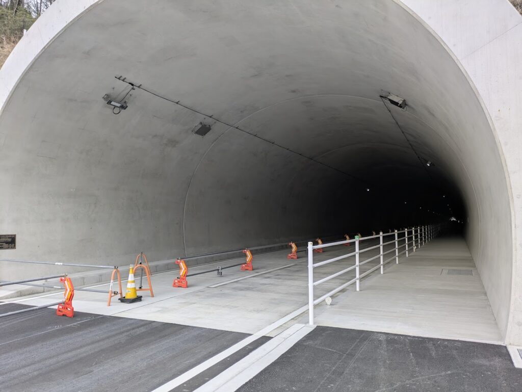 坂出市 五色台トンネル