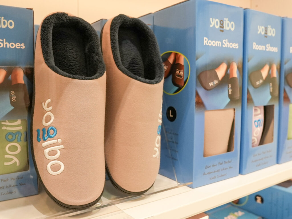 Yogibo Store イオンモール綾川店 Room Walker Logo