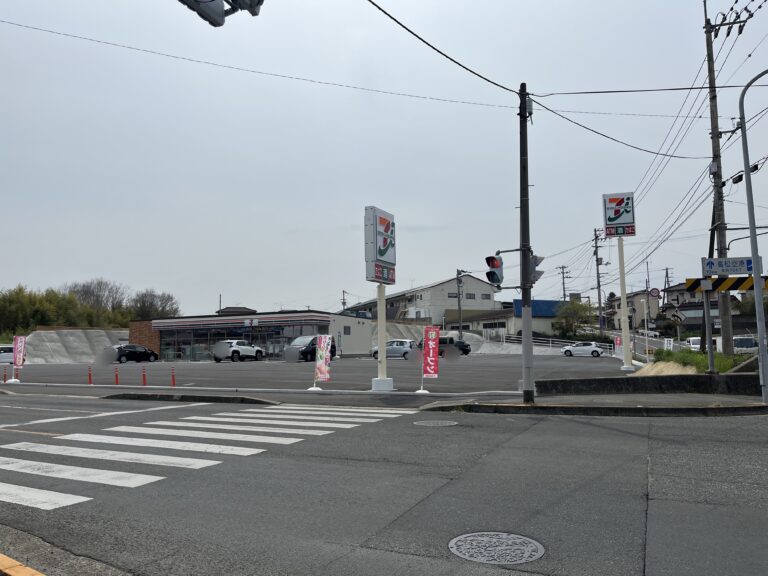 綾川町に「セブンイレブン綾川陶店」が2025年2月28日(金)にオープンしてる