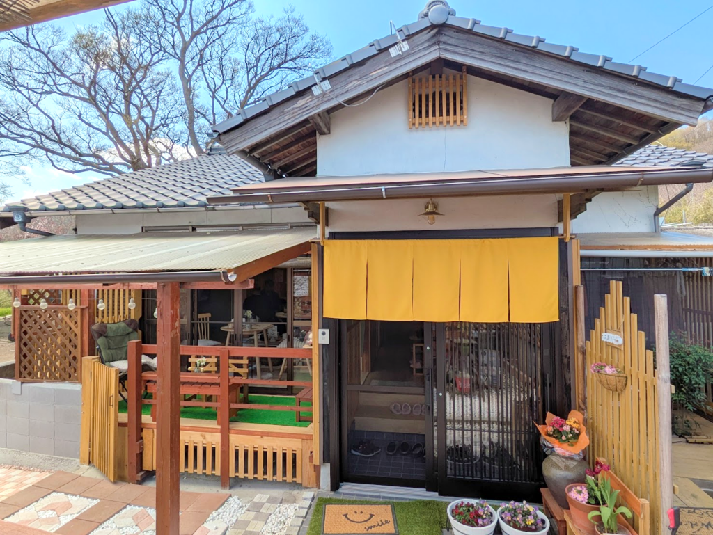 丸亀市本島町 ごはん&カフェもくれん