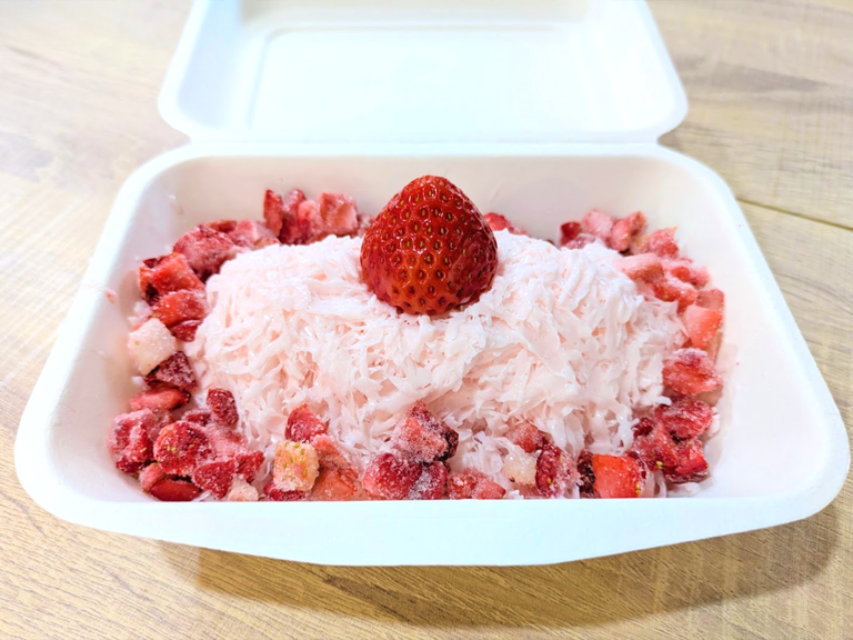 丸亀市塩飽町「cafe&#038;barえぷろん」の『韓国かき氷 糸ピンス』2025年4月7日(月)から復活した話題の韓国スイーツ！
