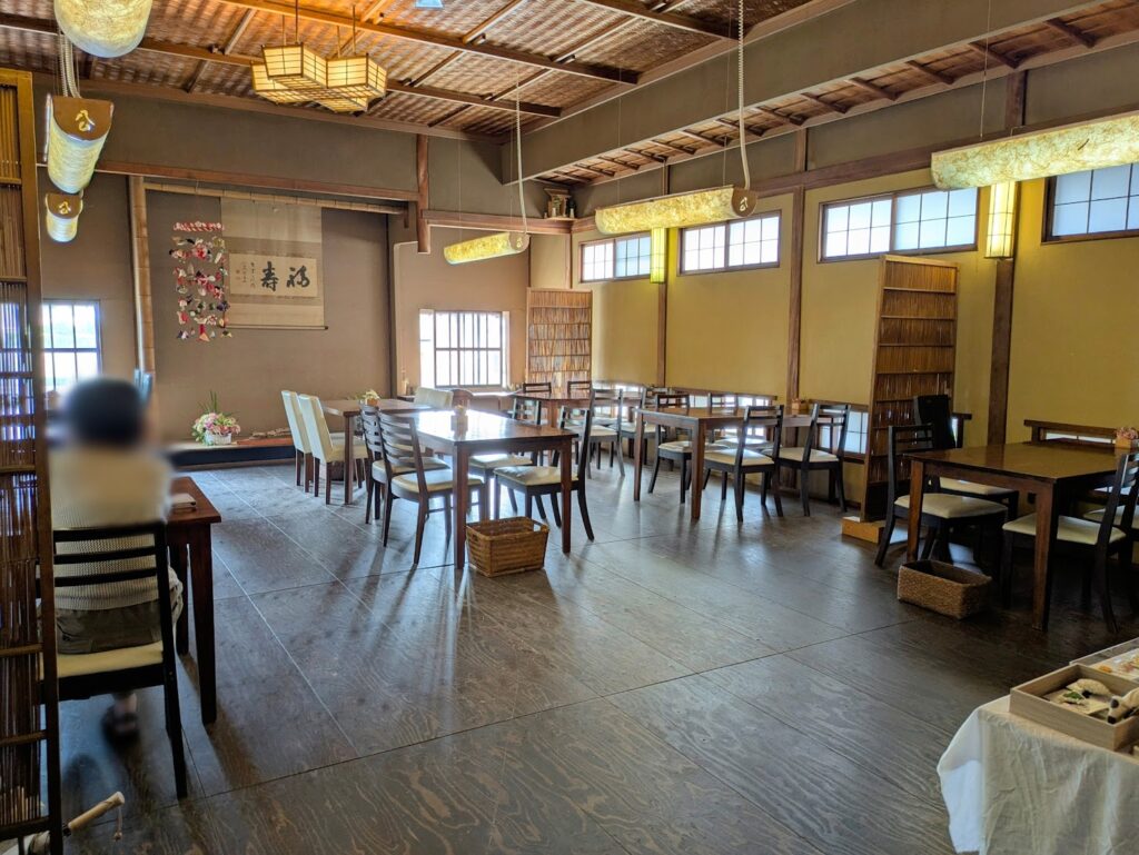 宇多津町 蔵カフェこうらく 店内の様子