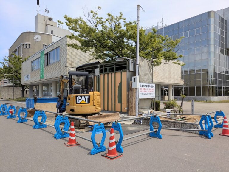 宇多津町役場にあった百十四銀行ATMが解体・撤去されてた