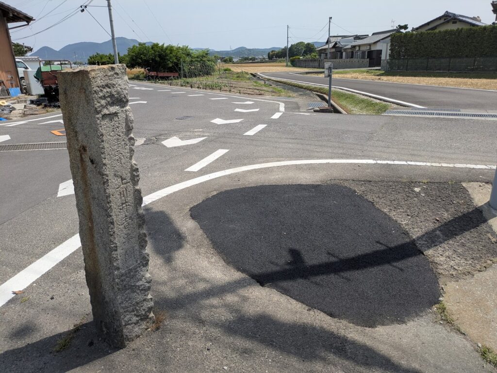 丸亀市飯山町 石灯篭