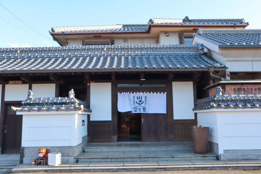 多度津町 空と家 日の出