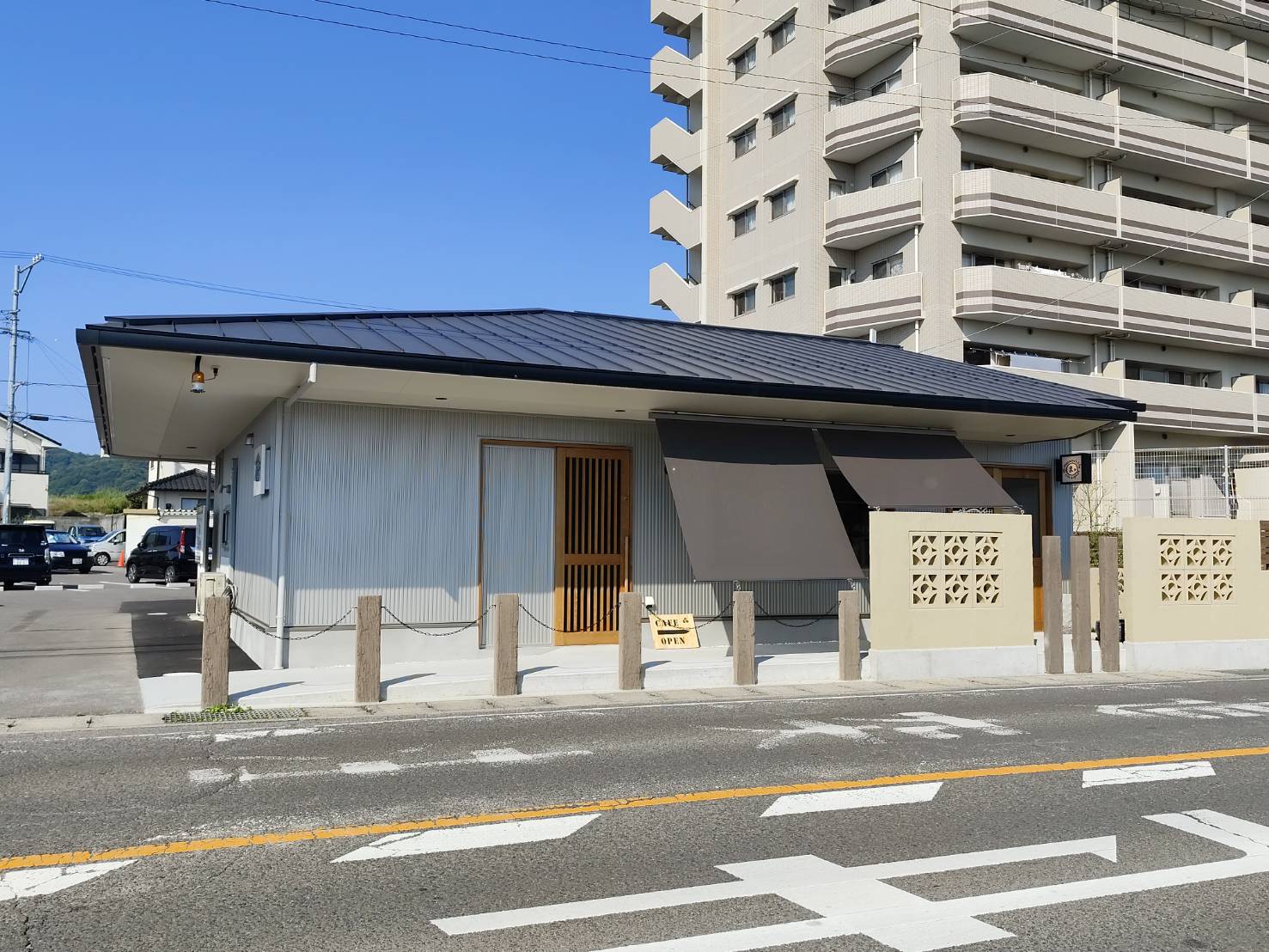 丸亀市土器町西 macocco’s life cafe&space 外観