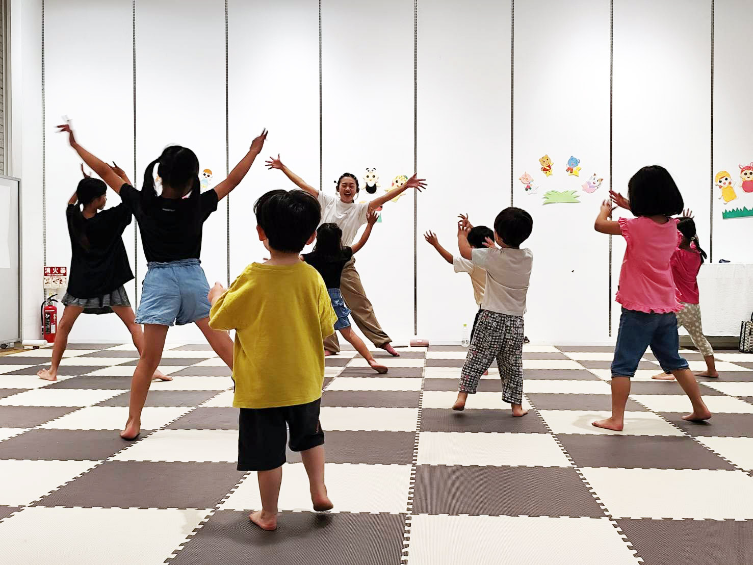 イオンモール綾川 キッズクラブイベント みんなで楽しくレッツダンス！