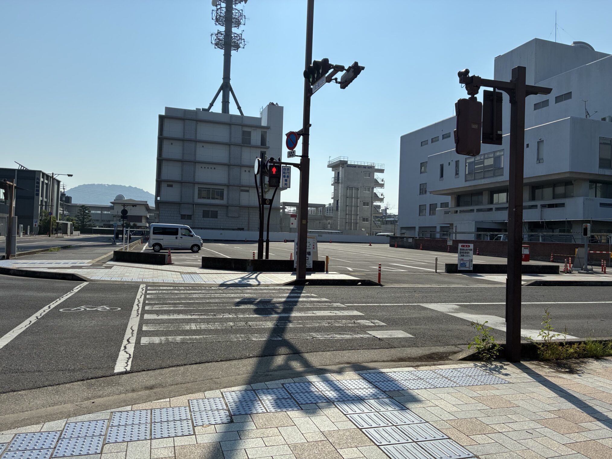 丸亀市 旧税務署跡地駐車場 一部使用禁止