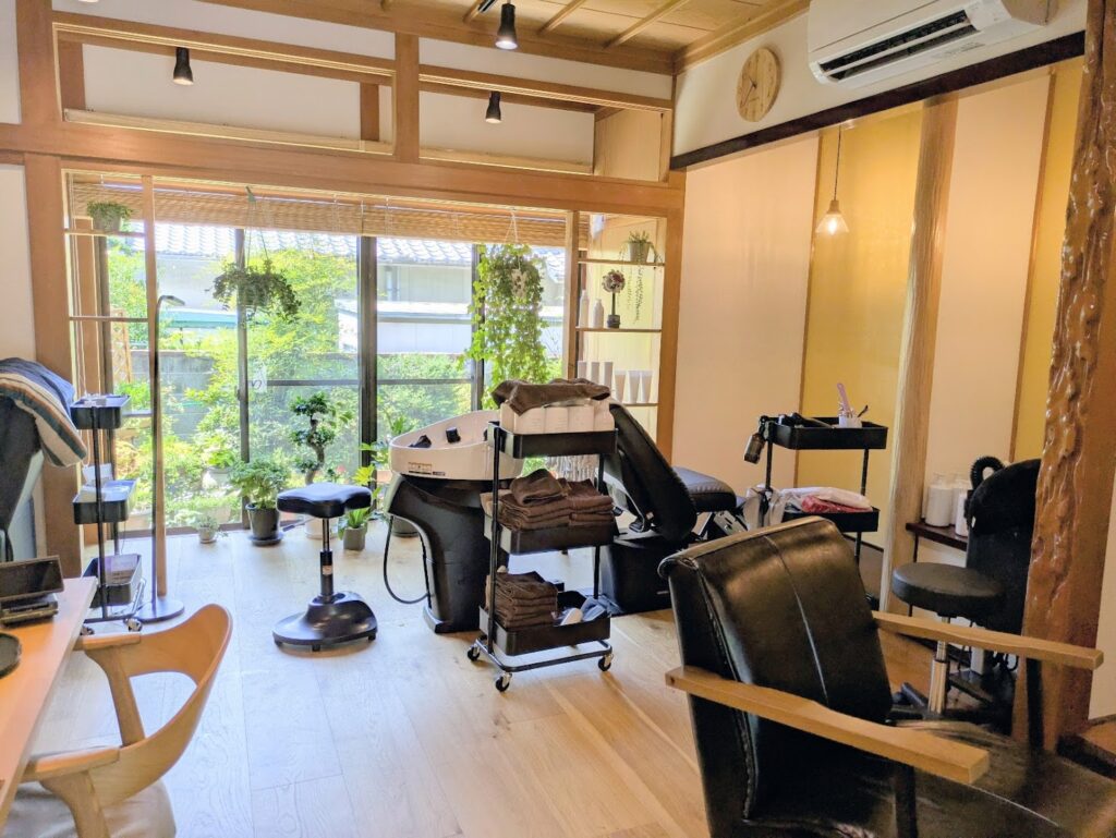 坂出市西大浜 はるかみ 店内