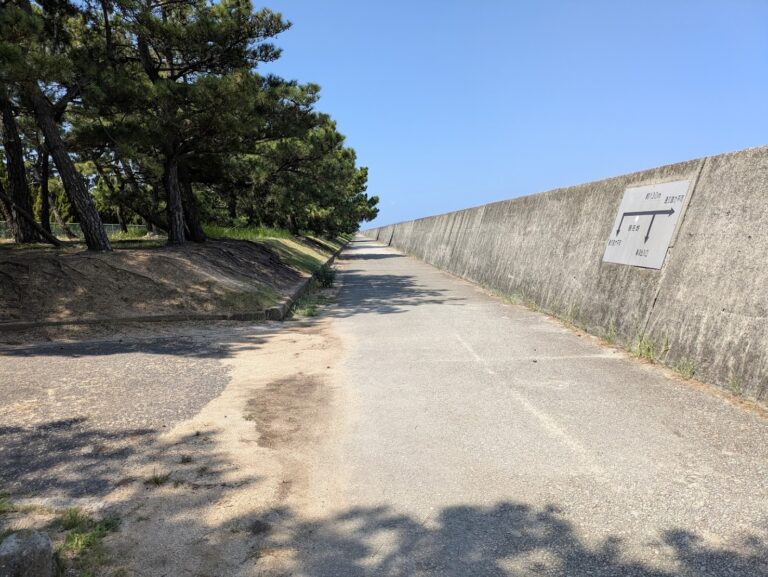 「車両出入口」ってあるけどどこにあるん？