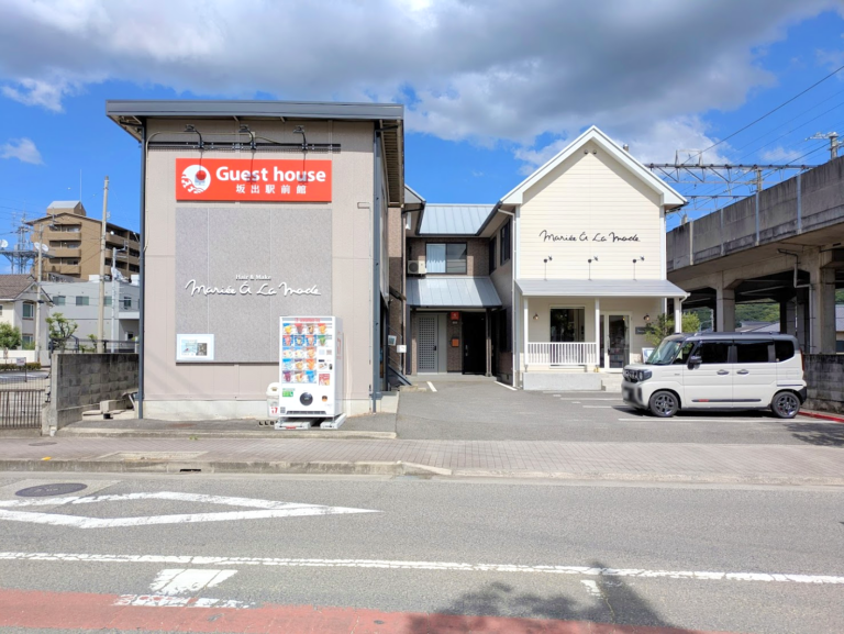 坂出市京町に宿泊施設「ゲストハウス坂出駅前館」が2025年7月にオープン！別荘のような和室空間、プリンセスルームや教室タイプといった特別感満載のお部屋も♪