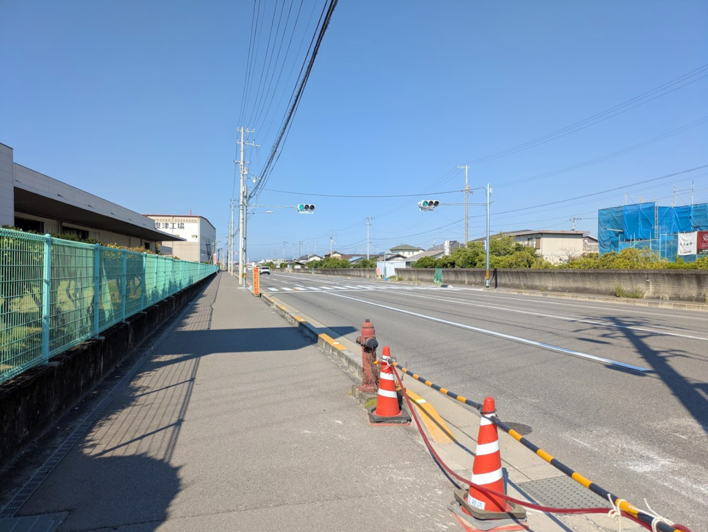 多度津町 さぬき浜街道 押しボタン式信号機