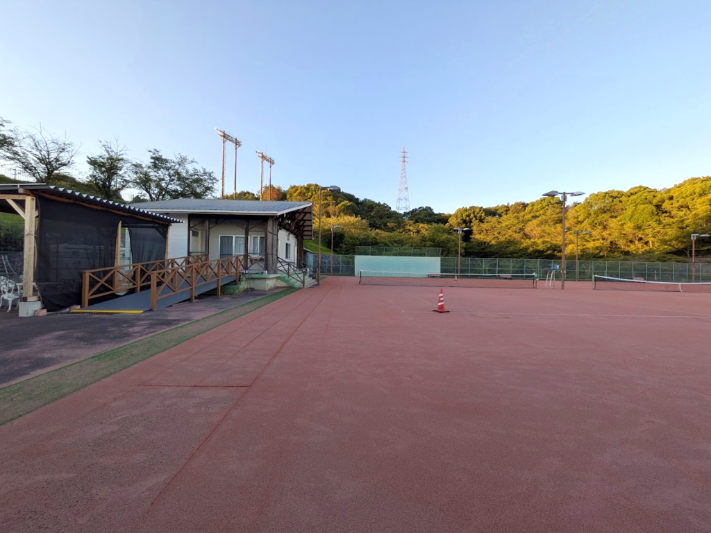 丸亀市 飯山総合運動公園のテニスコート