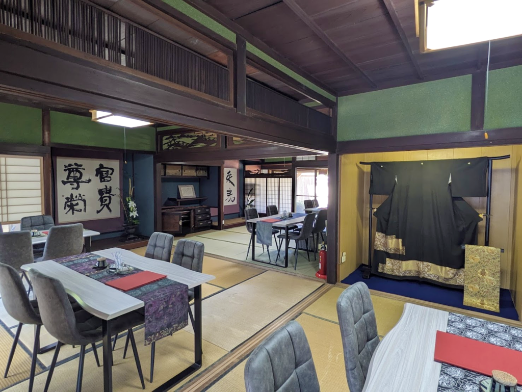 善通寺市生野町 古民家かふぇ はれのひ 店内