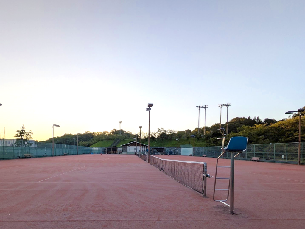 丸亀市 飯山総合運動公園のテニスコート