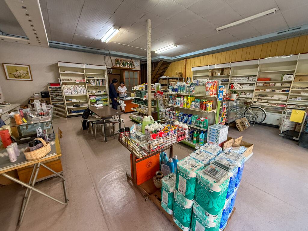 宇多津町 角野商店 店内