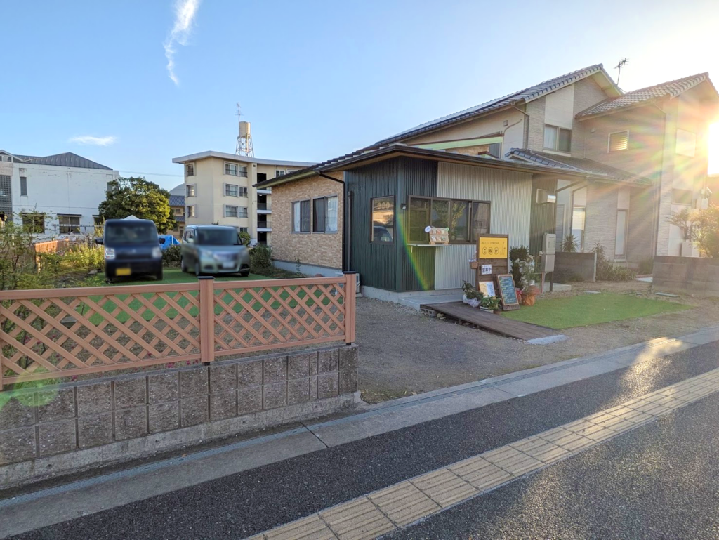 坂出市池園町 副菜とカット野菜のお店 こねか 駐車場