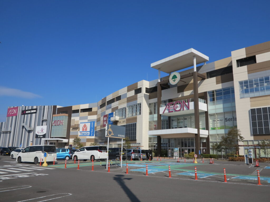 イオンモール綾川の外観