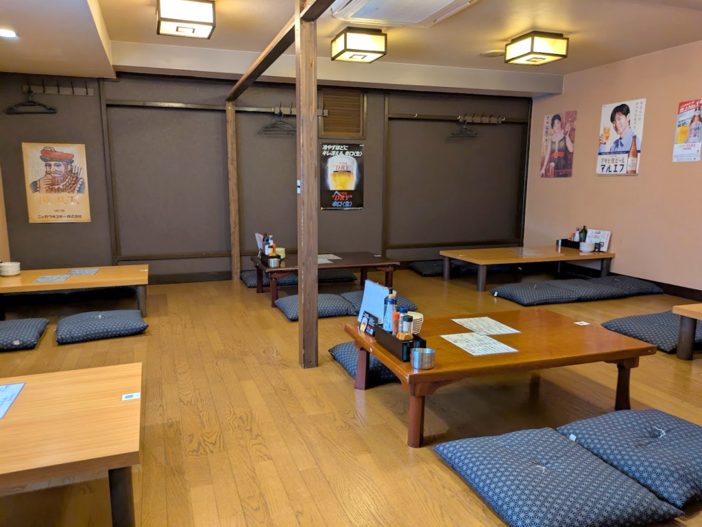 綾川町 大衆酒場つばめ 店内