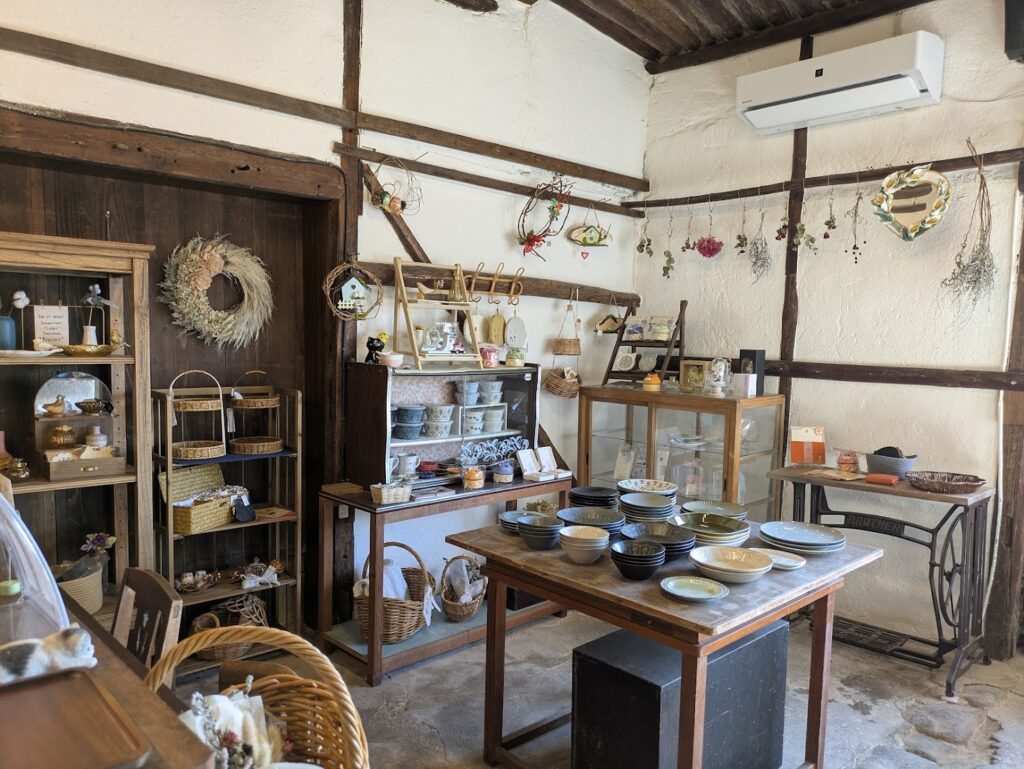 まんのう町 北欧toレトロ日和 店内