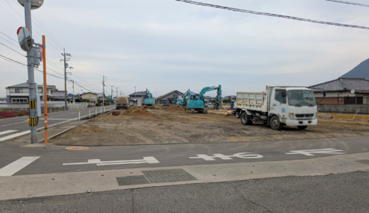 丸亀市川西町の「お好み焼き てこ」が解体されてる。周辺では大掛かりな工事が始まってる！