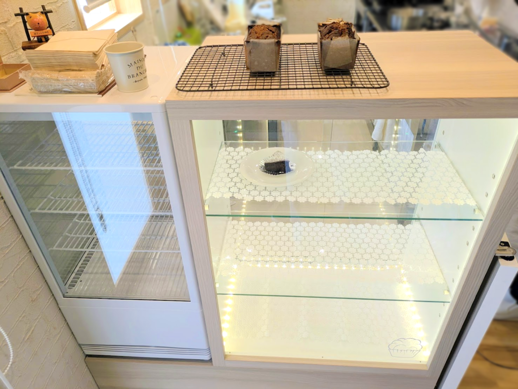 丸亀市綾歌町 小さなお菓子工房 Bake 店内