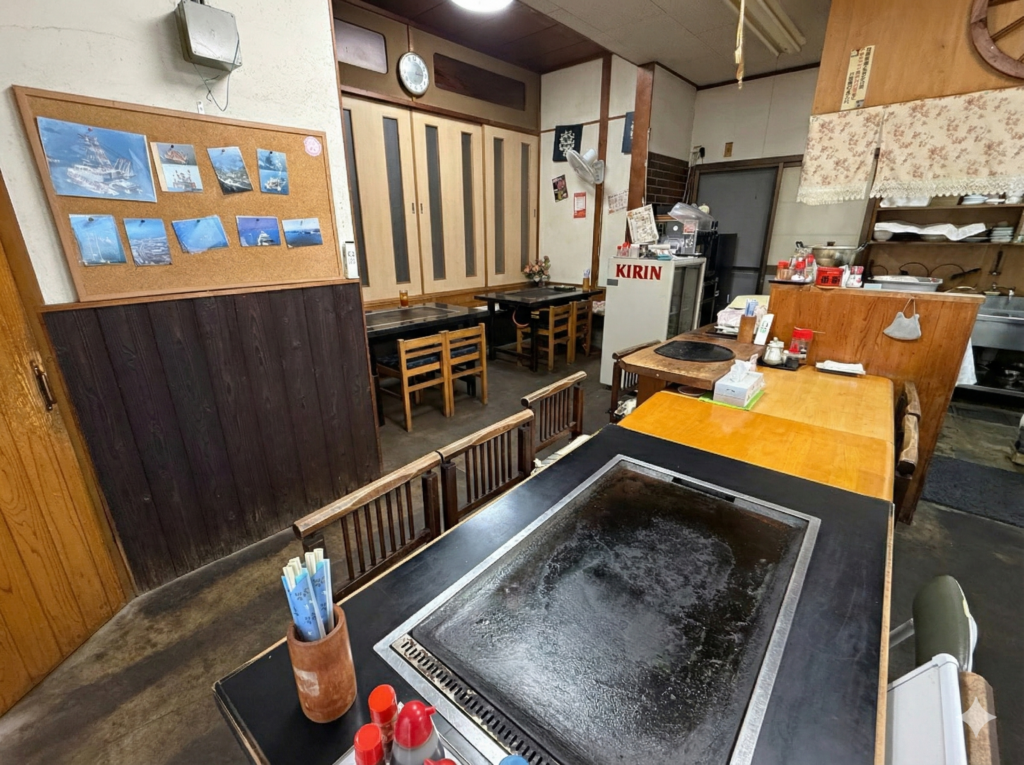 坂出市宮下町 茶・茶 店内