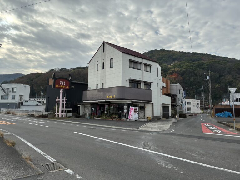 坂出市江尻町の「サッカミート」の「お肉の自動販売機」が凄い！肉ガチャを買ってみたら中身が豪華すぎた！