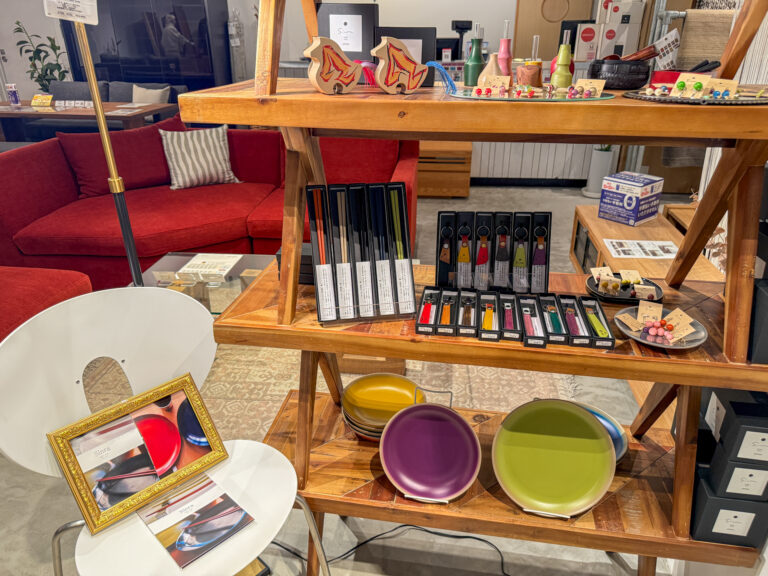 イオンモール綾川の「MARGINAL(マージナル)香川店」でPOPUPを開催しているみたい！地元の有名作家の作品も購入出来るかも。