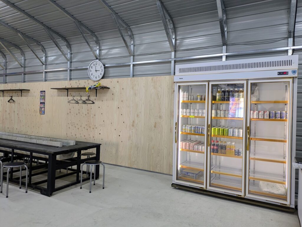 多度津町 牡蠣小屋 幸栄丸 店内の様子