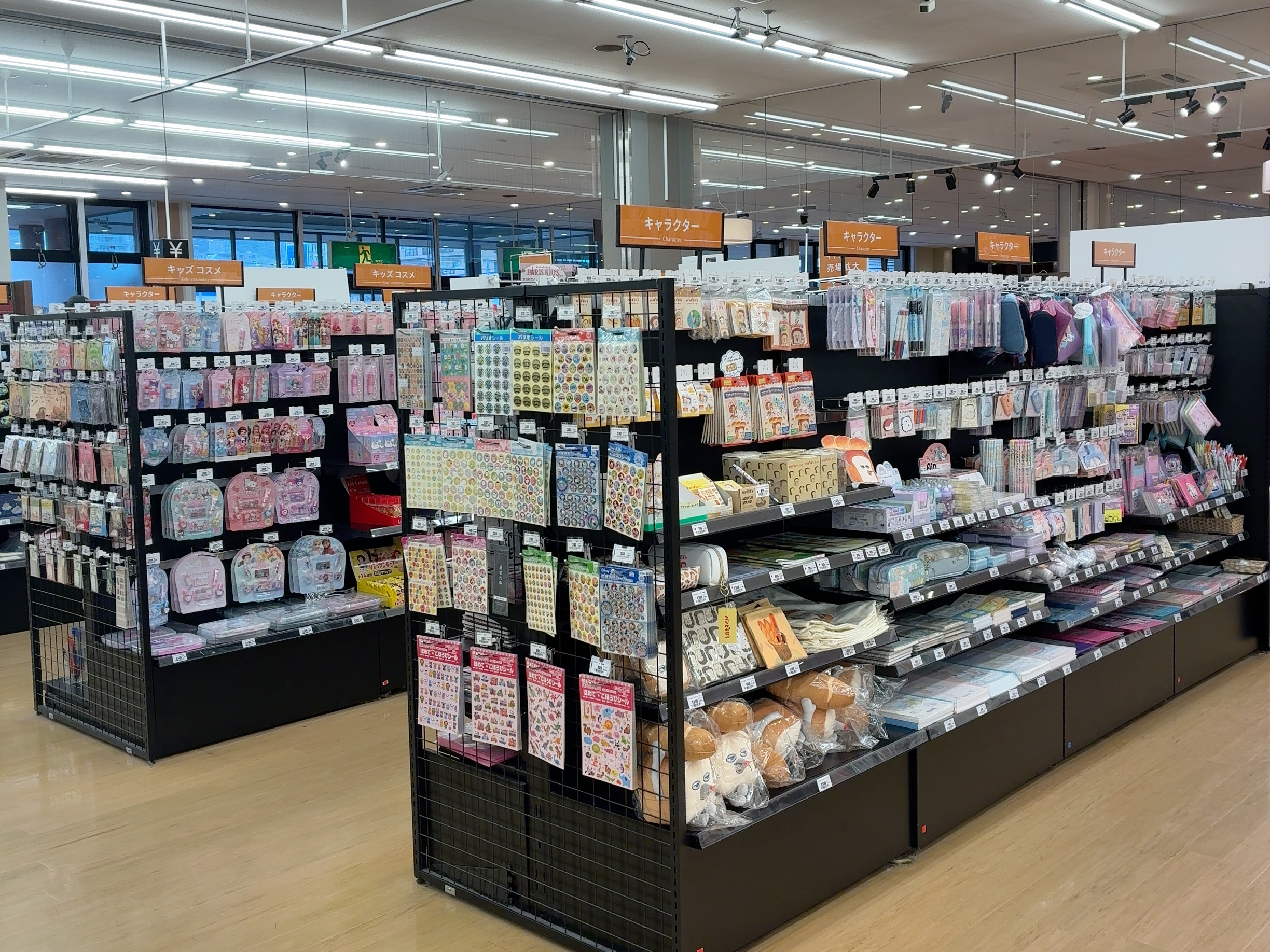 TSUTAYA宇多津店 キャラクター売り場 リニューアル