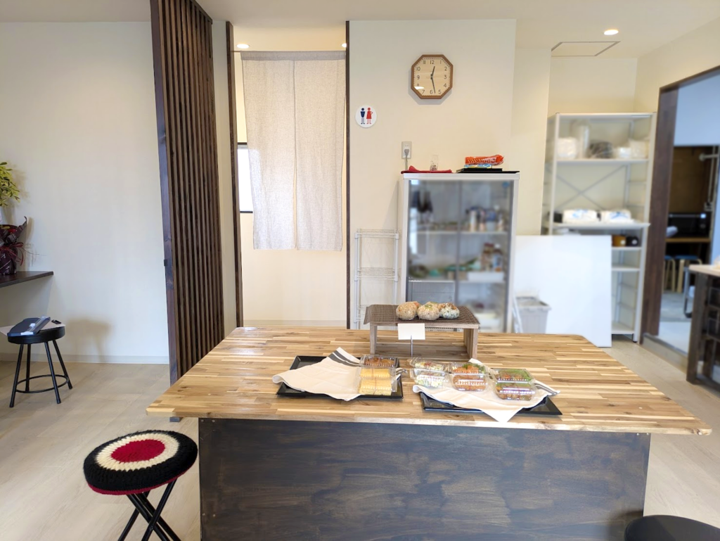 丸亀市天満町 おにぎり豚汁 三ッ丸(みつまる) 店内の様子