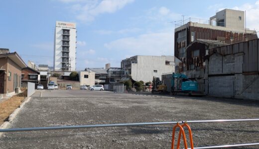 丸亀市富屋町商店街の老舗ビルがなくなって「スーパーホテル」が丸見えになってる