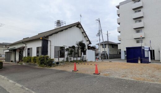 丸亀市福島町の「手打うどん 太助」跡地近くに青いコンテナが出現！原付や軽自動車も借りられる「ウルトラレンタカー」ができるみたい