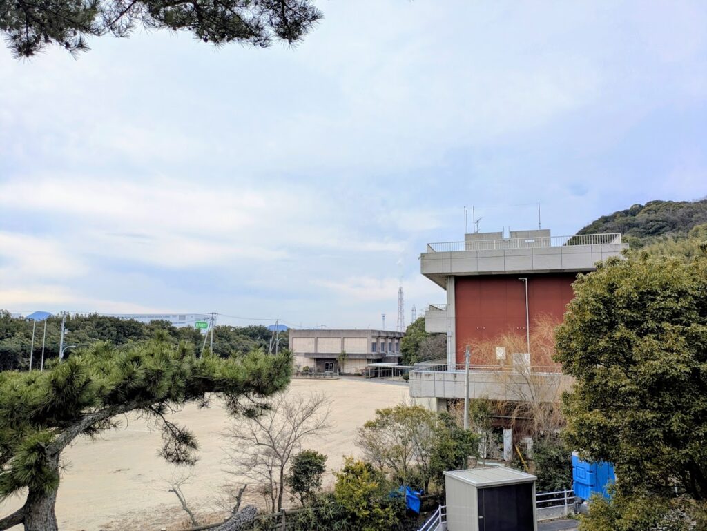 坂出市番の州町 坂出市立瀬居中学校