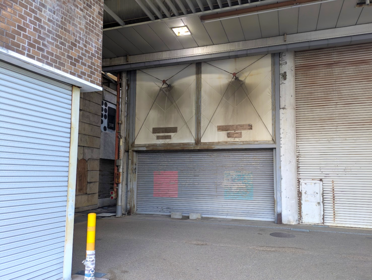 坂出市本通商店街にブルックリンが!?あの空きビルにサウナ・宿泊・シェアキッチンなどが集う複合施設「AKIYATO BASE」が始動するみたい。出店者を募集中！